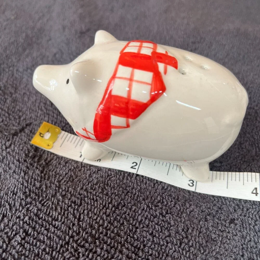 Vintage Pier 1 Pig Salt &‎ Pepper Shakers Wearing Red Checkered Scarves